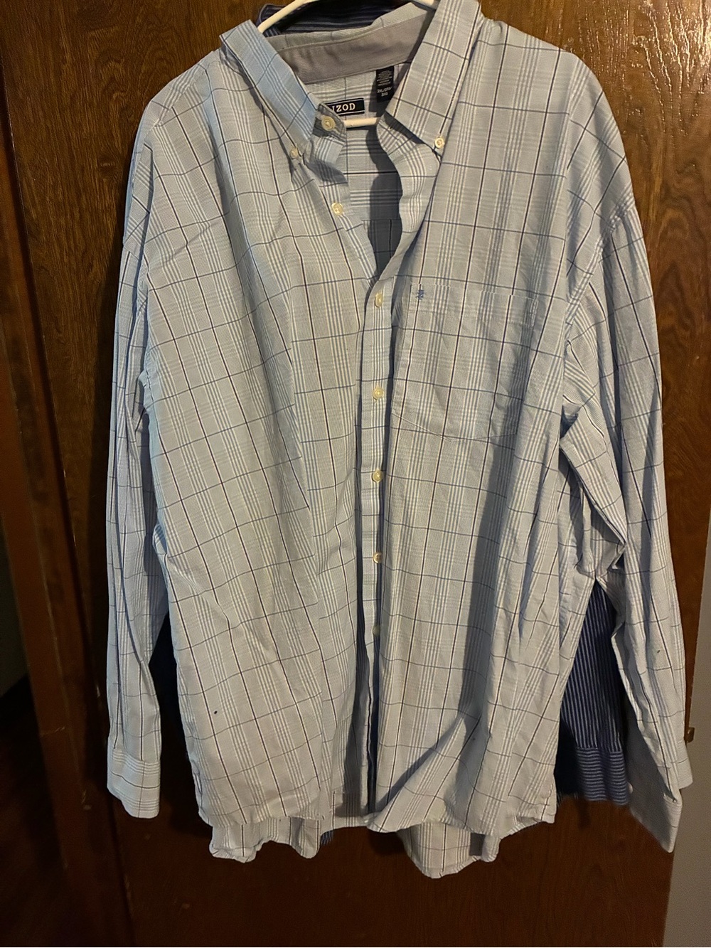 Izod Men's Pale Blue Plaid Button-Down Shirt